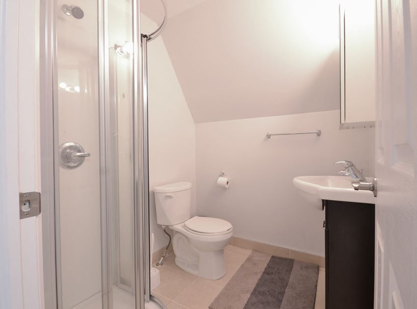5 Bedroom - 2 Bath